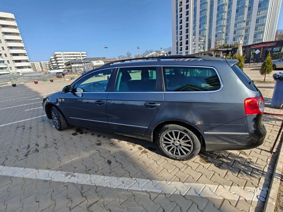 Volkswagen Passat Ultimul an de fabricație passat B6, model fara probleme .