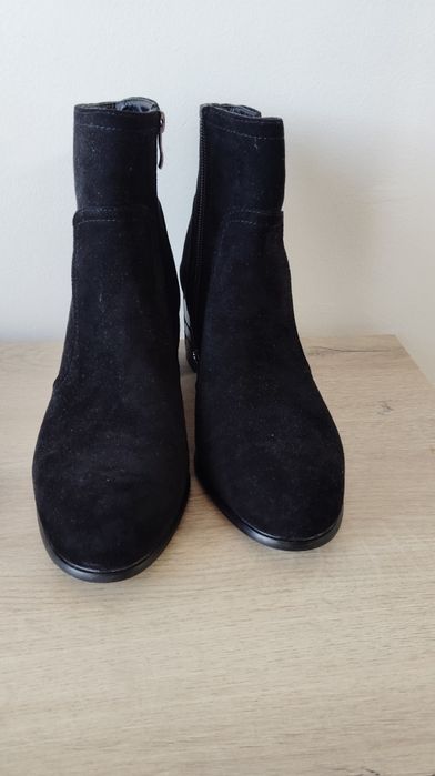 Елегантни черни боти Тенденз