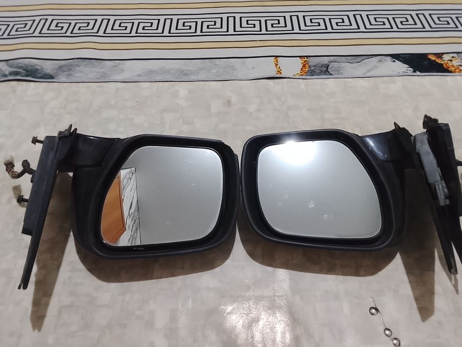 Продам боковое зеркало