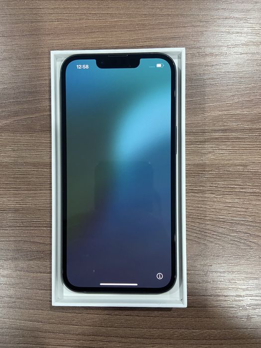 Продам Айфон 16е 128г