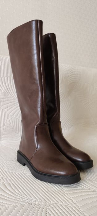 Продам демисезонные сапоги