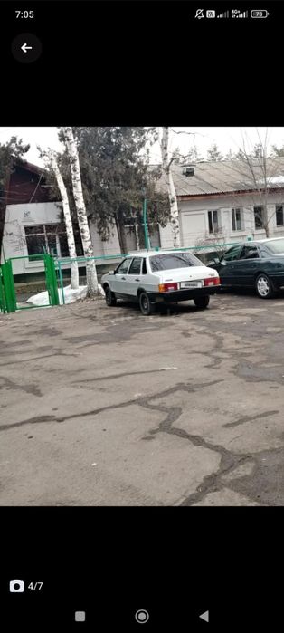 ВАЗ 21099 седан.