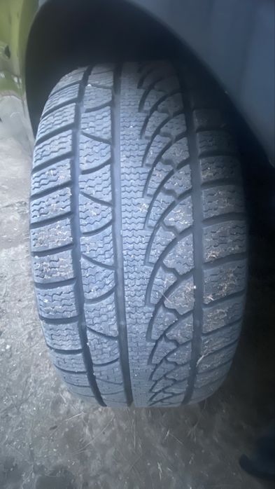 Гуми 245/40/19  -5 броя