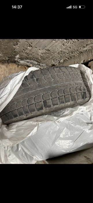 Шины на машиу, высоту не смотрел, ширину тоже не смотрел, и диаметр