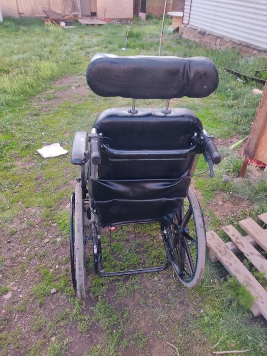 Продам инвалидную коляску