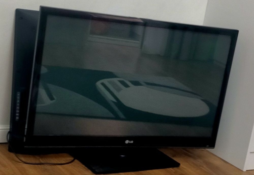 Срочно б/у телевизор