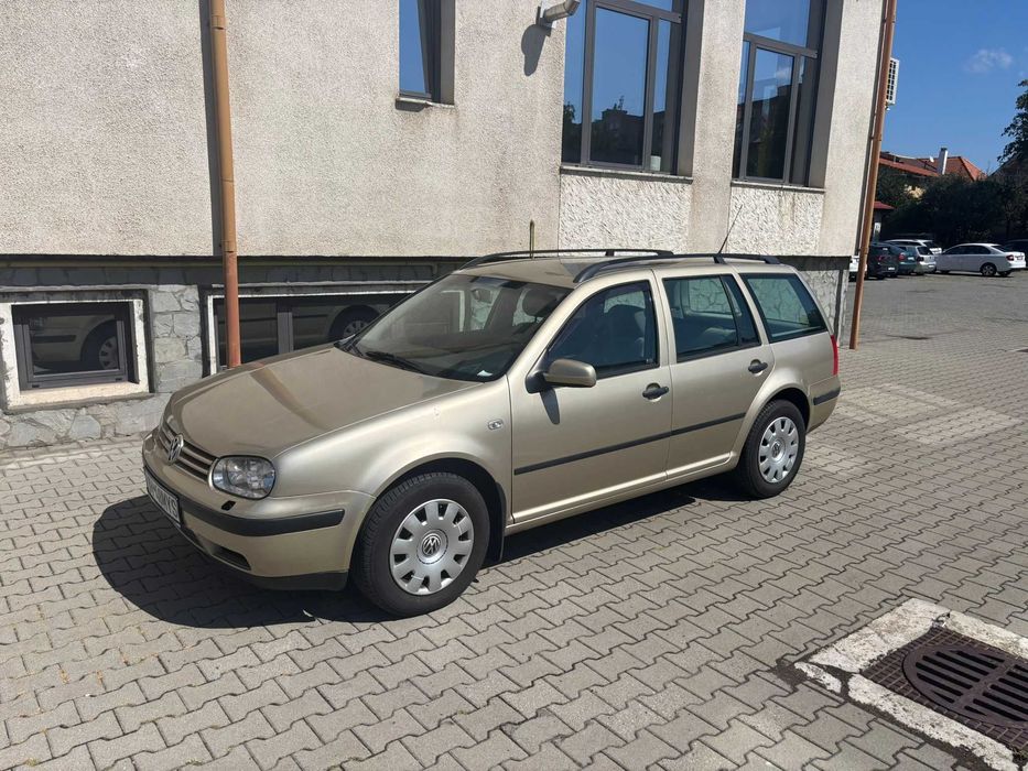 Autoturism Volkswagen Golf Variant Break - in stare foarte buna