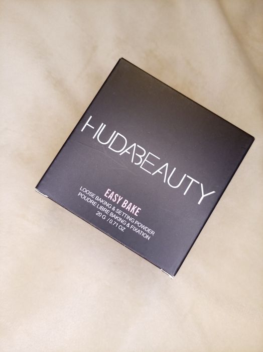 Huda Beauty Easy Bake