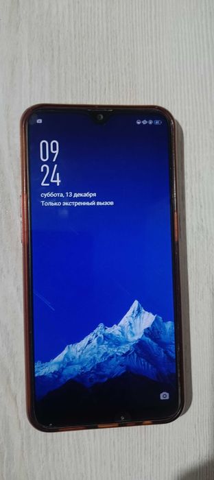 Телефон Oppo CPH1909