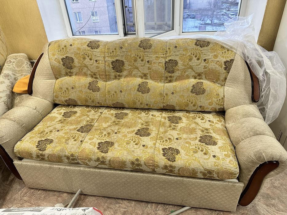 Продам диван выдвижной тройка