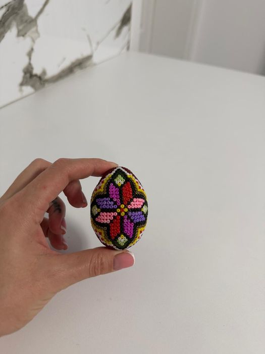 Oua cu margele. Decor de Paști.