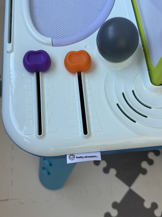 Masuta activitati baby einstein