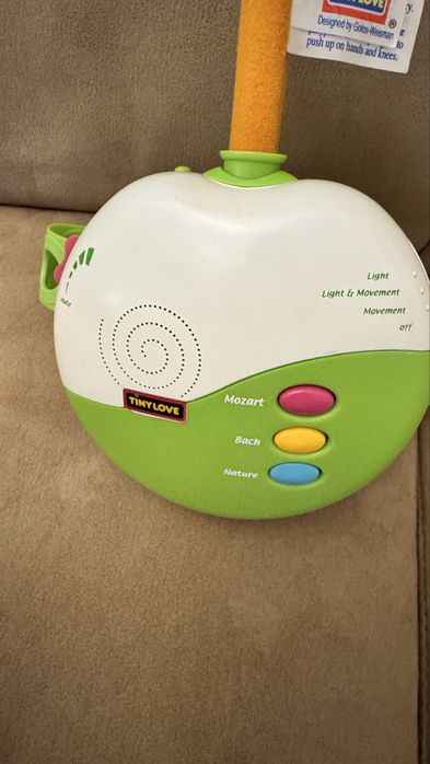 Музыкальная игрушка на манеж