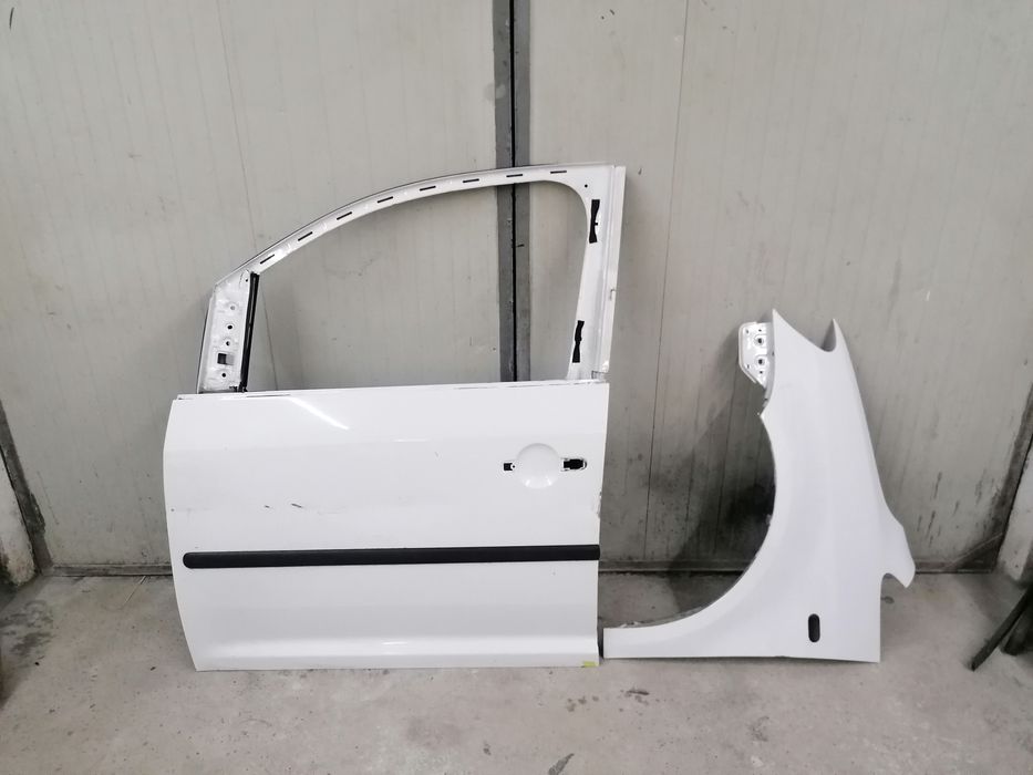 Usa stânga fata aripa vw touran 2010