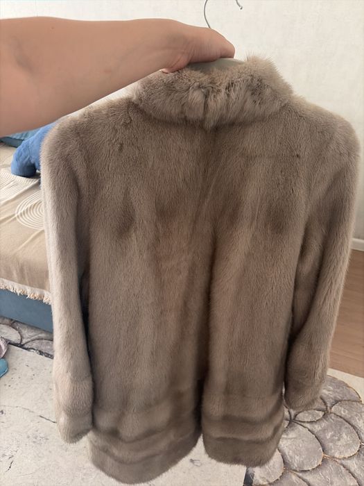 Продам натуральную шубу.