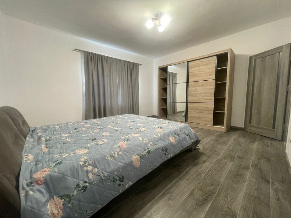 Casa mare la 25 km de Arad