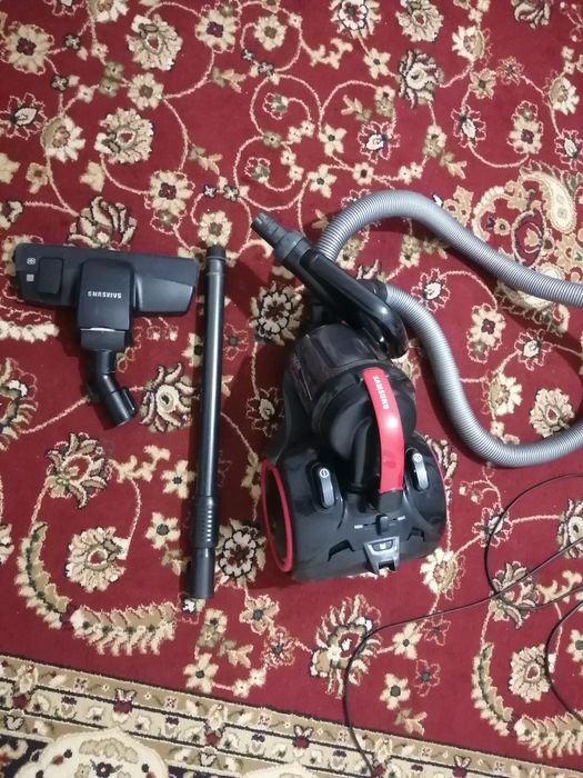 Продам пылесос Samsung Cyclone