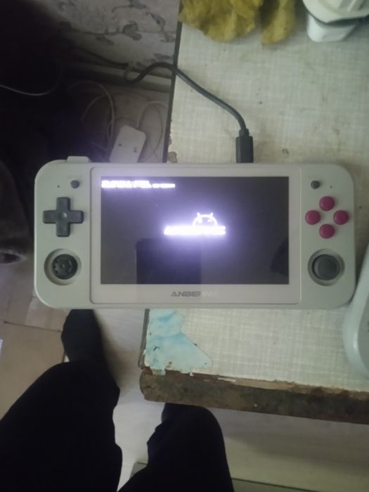Продам игровую приставку