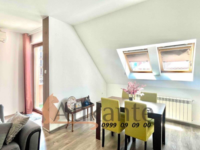 Дава се под наем Тристаен апартамент в София, Красно село - 103 кв.м за 1000 € - Снимка #3