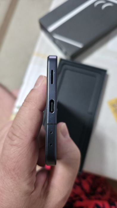 Samsung Galaxy Z Flip7 с гарантии