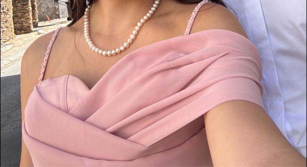 Розова шаферска рокля