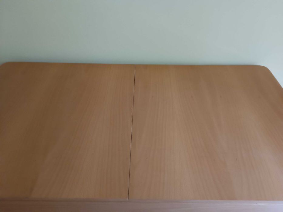 Разтегателна Холна Маса , ПЕРФЕКТНО ЗАПАЗЕНА. ЦЕНА 250 ЛЕВА.