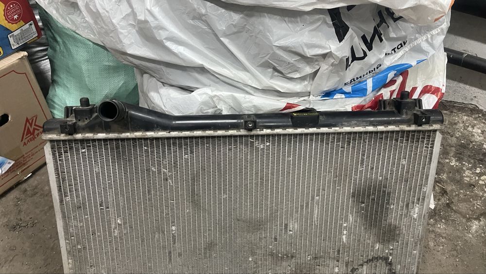 Продам радиатор Suzuki