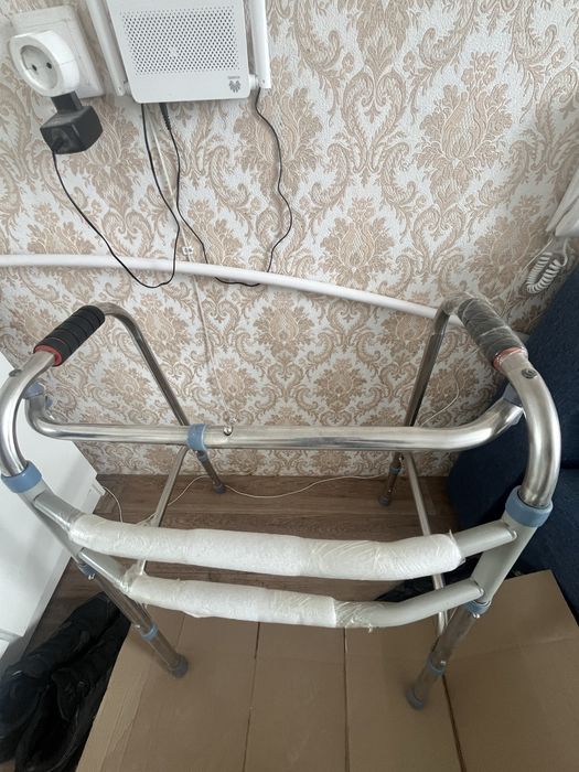 Ходунки аллюминиевые