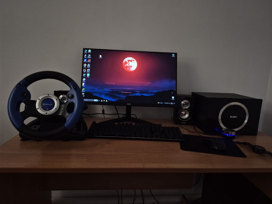Продам мощный игровой компьютер с игровым рулем и педалями