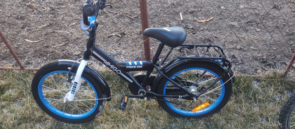 Trotinete și biciclete in stare functionala