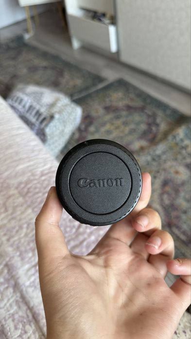 50mm обектив Canon