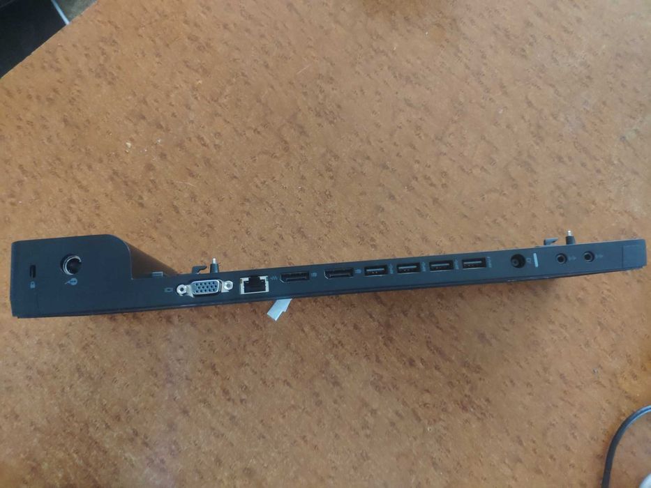 Продавам докинг станция HP 2013 UltraSlim Docking Station