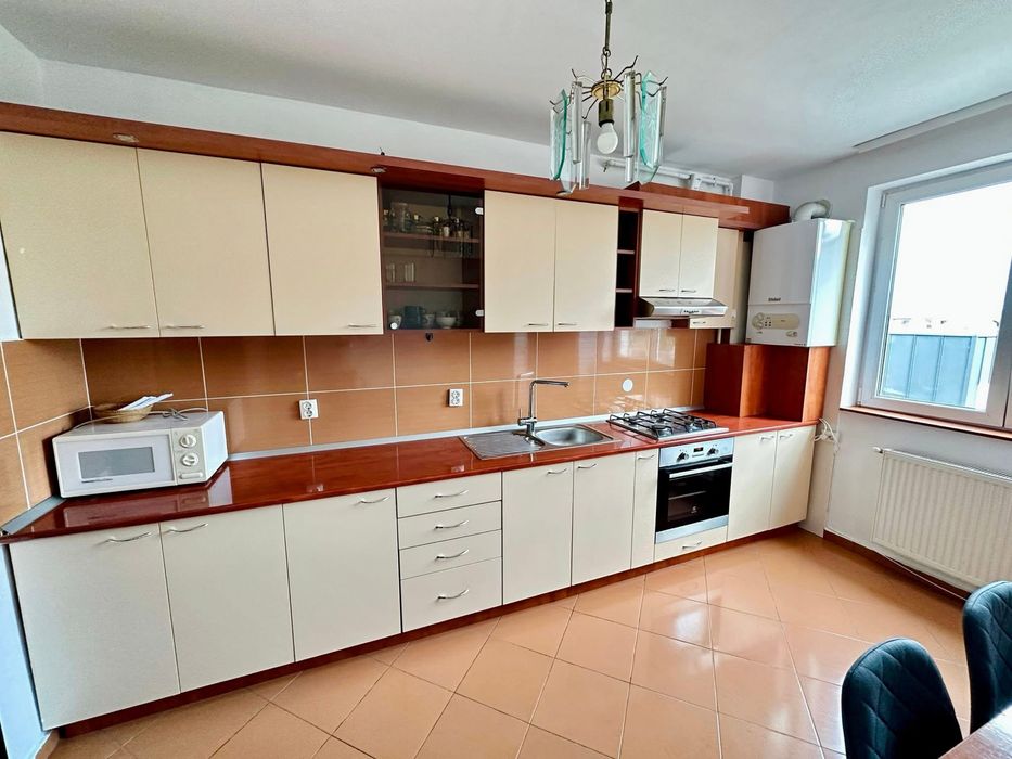 Inchiriez Apartament cu 2 camere zona Andrei Muresanu
