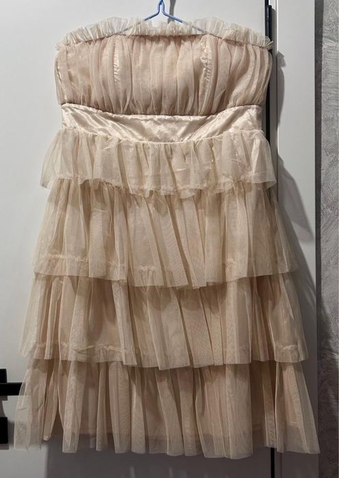 Платья на девушку