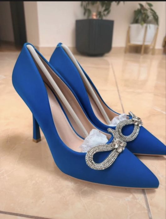 Pantofi noi cu toc marime 40