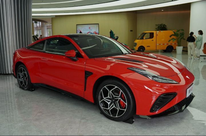 Neta GT 580 AWD | 3.7s | 462 л.с.

Цвет: красный

Мощность – 462 л.с.
