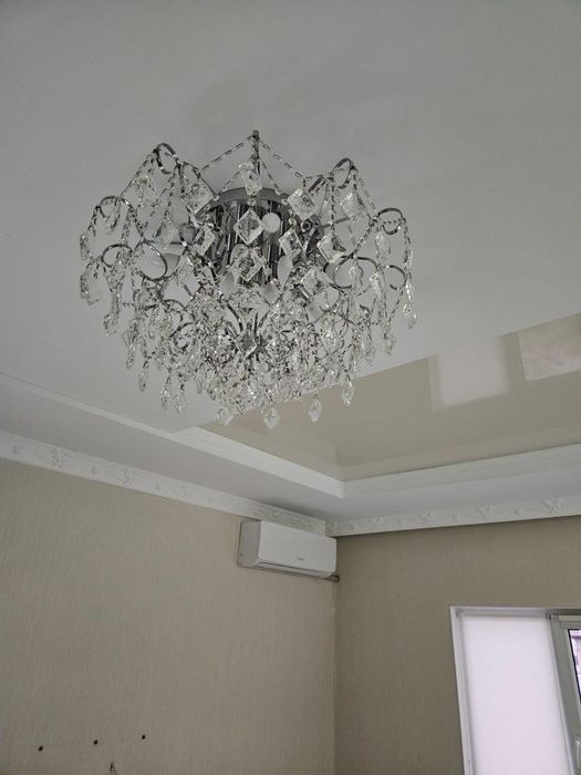 Срочно продам люстру
