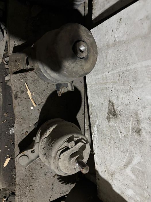 Подушки двигателя