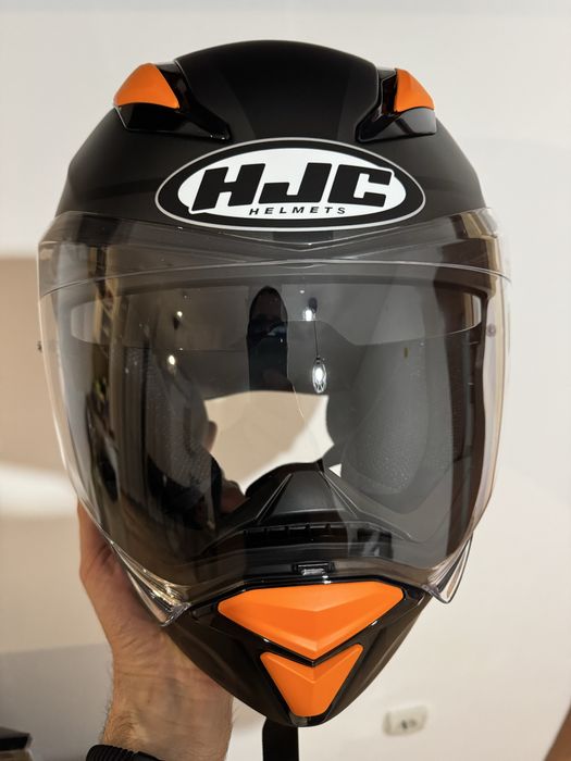 Нова каска за мотор HJC F70 made in England