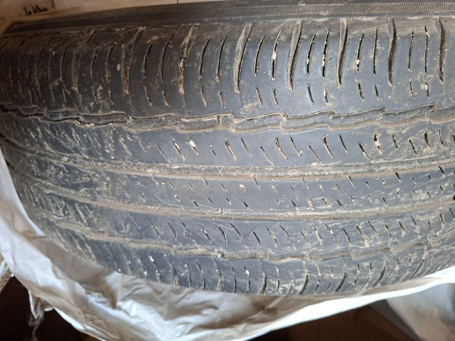 Продам почти  новые летние резины котался 2 месяца