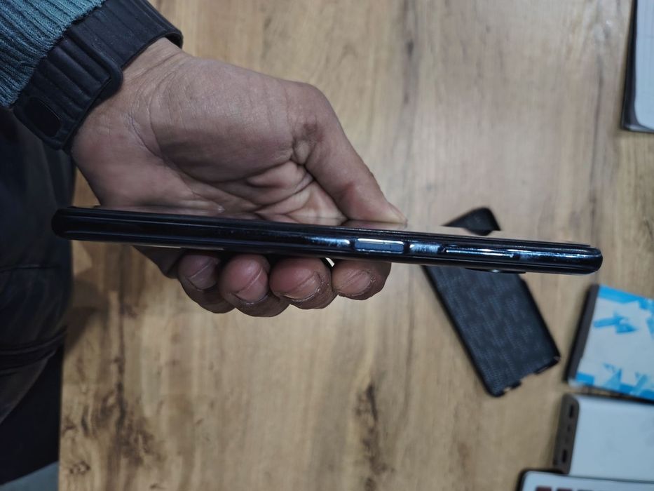 POCO X3 NFS  64/6+1 RAM /120 Гц