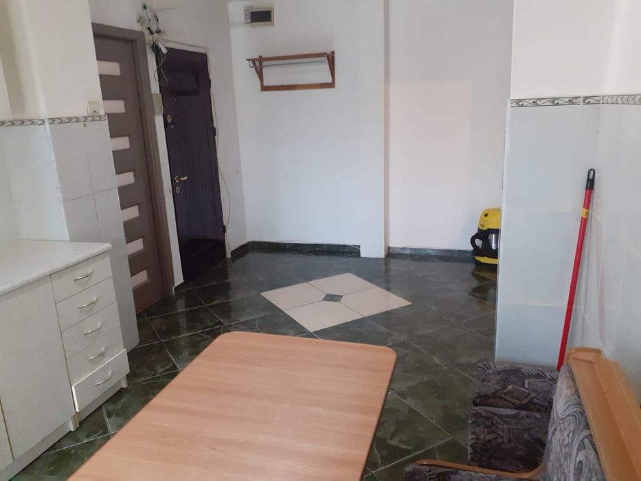 Chirie apartament 2 camere  PB decomandat zona Decebal