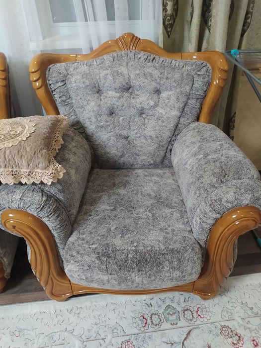 Мягкая мебель для зала