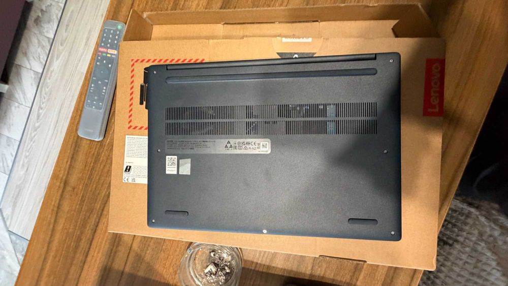 Lenovo IdeaPad Slim 3 15IRH10, Intel Core™ i5-3RAM 24 GB, SSD 512 GB,