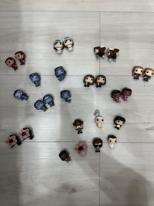 Продам фигурки Киндер Джой ОСД/Очень Странные Дела