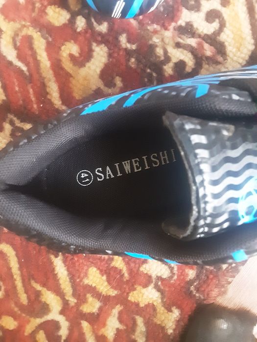 Продам новые бутсы