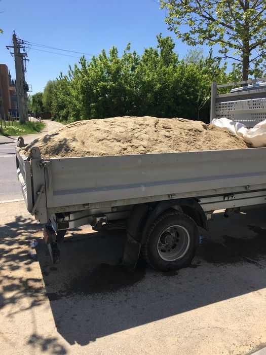 Nisip  Balastru  Pamant negru vegetal Pietris Margaritar Chisai