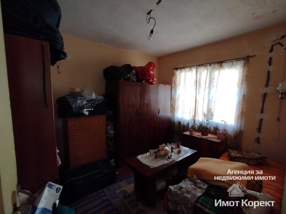 Имот Корект продава двуетажна къща в с.Тополово, обл. Пловдив