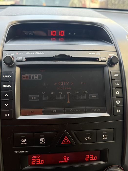 Оригинална мултимедия с навигация кия соренто 2 ( 2011г )