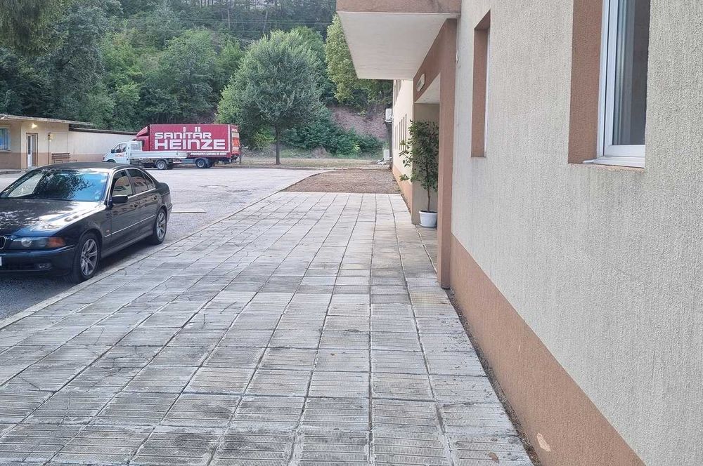 Малко производствено-складово помещение под наем - с. Церово